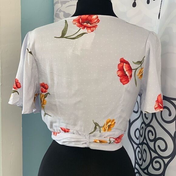 Forever21 Floral Print Wrap Crop Top Size Large - Picture 2 of 3